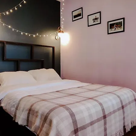 Le Banc Hostel